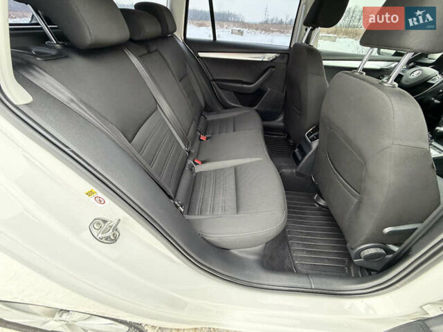 Белый Шкода Октавия, объемом двигателя 2 л и пробегом 297 тыс. км за 14999 $, фото 76 на Automoto.ua