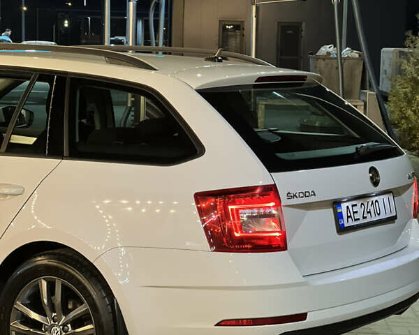 Білий Шкода Октавія, об'ємом двигуна 1.97 л та пробігом 227 тис. км за 15299 $, фото 4 на Automoto.ua