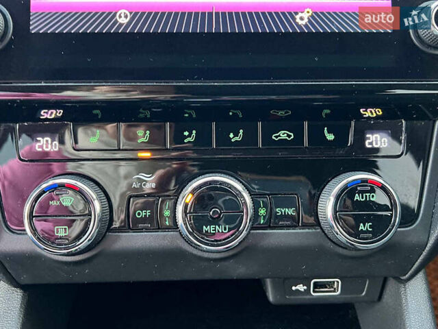 Білий Шкода Октавія, об'ємом двигуна 1.6 л та пробігом 302 тис. км за 14290 $, фото 29 на Automoto.ua