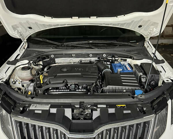 Білий Шкода Октавія, об'ємом двигуна 1.8 л та пробігом 130 тис. км за 16150 $, фото 3 на Automoto.ua