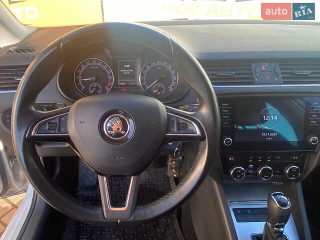 Білий Шкода Октавія, об'ємом двигуна 1.97 л та пробігом 210 тис. км за 14500 $, фото 9 на Automoto.ua