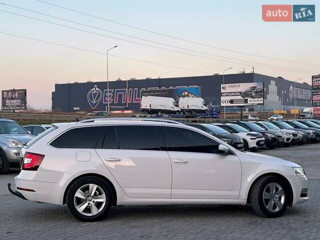 Білий Шкода Октавія, об'ємом двигуна 1.6 л та пробігом 302 тис. км за 14290 $, фото 9 на Automoto.ua