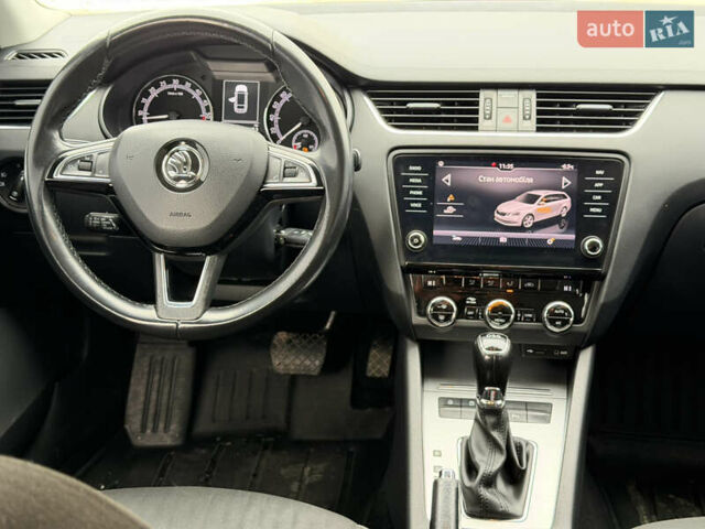 Белый Шкода Октавия, объемом двигателя 2 л и пробегом 297 тыс. км за 14999 $, фото 73 на Automoto.ua