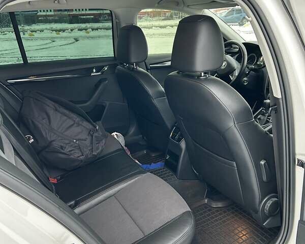 Белый Шкода Октавия, объемом двигателя 2 л и пробегом 164 тыс. км за 16700 $, фото 22 на Automoto.ua
