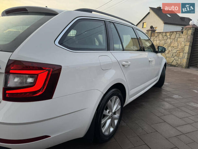 Білий Шкода Октавія, об'ємом двигуна 2 л та пробігом 210 тис. км за 16400 $, фото 28 на Automoto.ua