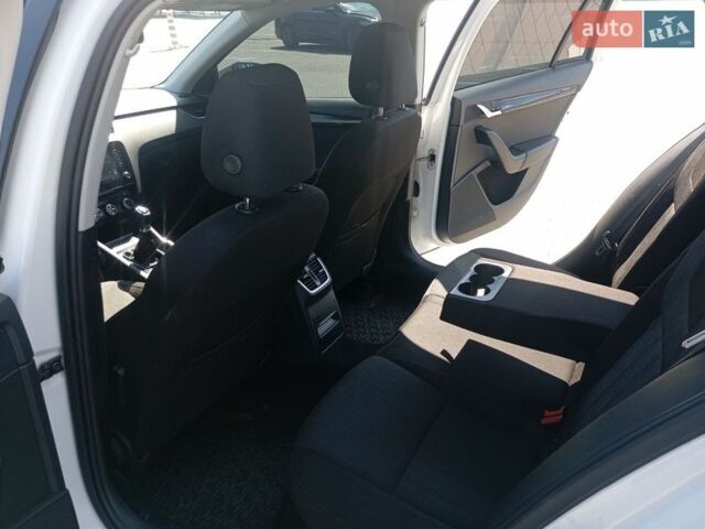 Білий Шкода Октавія, об'ємом двигуна 1.6 л та пробігом 286 тис. км за 12900 $, фото 10 на Automoto.ua