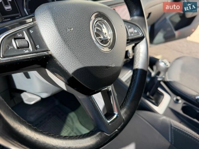 Белый Шкода Октавия, объемом двигателя 1.97 л и пробегом 230 тыс. км за 15000 $, фото 1 на Automoto.ua