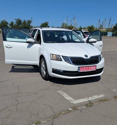 Білий Шкода Октавія, об'ємом двигуна 1.6 л та пробігом 250 тис. км за 11500 $, фото 12 на Automoto.ua