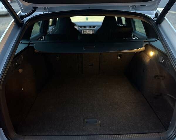 Белый Шкода Октавия, объемом двигателя 1.97 л и пробегом 260 тыс. км за 17900 $, фото 24 на Automoto.ua