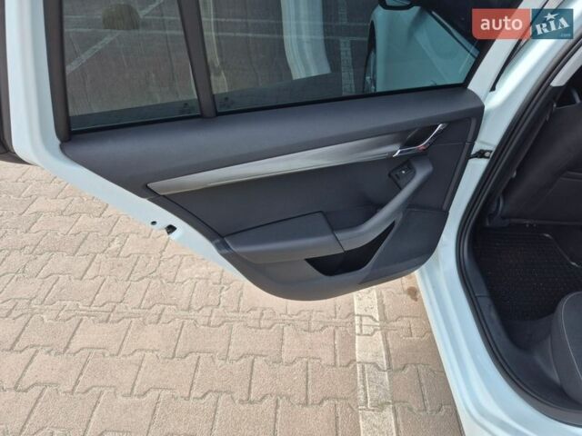 Білий Шкода Октавія, об'ємом двигуна 1.6 л та пробігом 210 тис. км за 14700 $, фото 28 на Automoto.ua