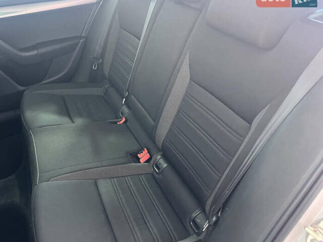 Белый Шкода Октавия, объемом двигателя 1.6 л и пробегом 209 тыс. км за 15950 $, фото 10 на Automoto.ua