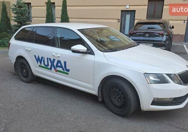 Белый Шкода Октавия, объемом двигателя 1.4 л и пробегом 267 тыс. км за 12263 $, фото 3 на Automoto.ua