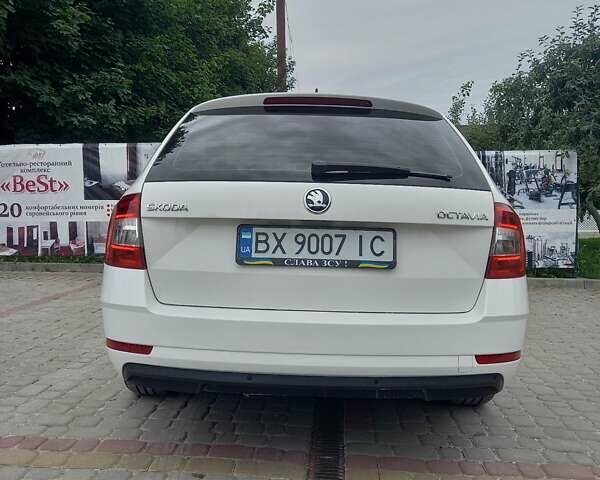 Белый Шкода Октавия, объемом двигателя 1.6 л и пробегом 258 тыс. км за 13500 $, фото 13 на Automoto.ua