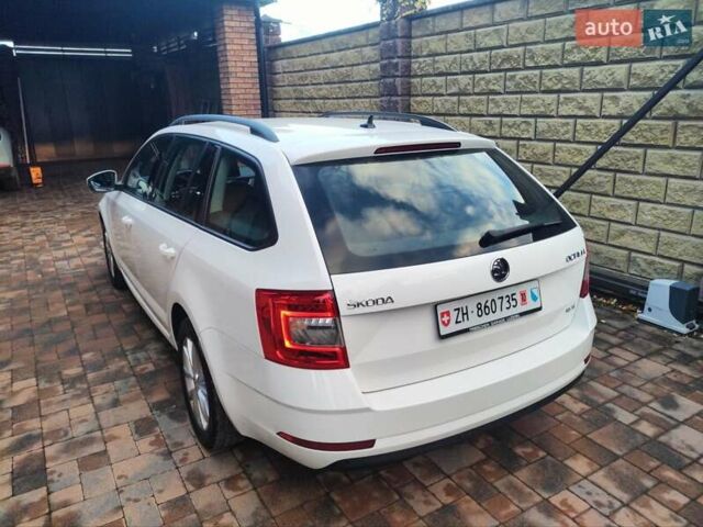 Белый Шкода Октавия, объемом двигателя 2 л и пробегом 271 тыс. км за 14399 $, фото 6 на Automoto.ua