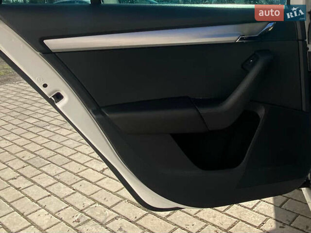 Білий Шкода Октавія, об'ємом двигуна 1.97 л та пробігом 210 тис. км за 14500 $, фото 20 на Automoto.ua
