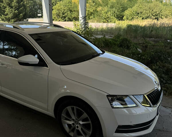 Белый Шкода Октавия, объемом двигателя 1.97 л и пробегом 223 тыс. км за 16100 $, фото 8 на Automoto.ua