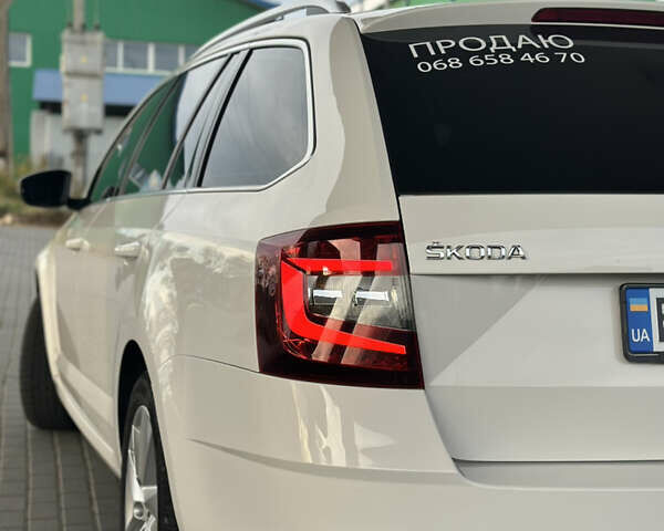 Білий Шкода Октавія, об'ємом двигуна 1.97 л та пробігом 225 тис. км за 15499 $, фото 7 на Automoto.ua