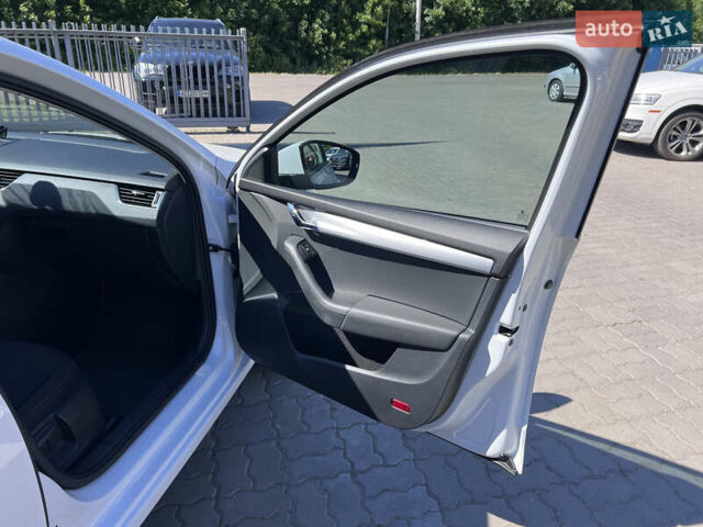 Белый Шкода Октавия, объемом двигателя 1.97 л и пробегом 116 тыс. км за 19990 $, фото 23 на Automoto.ua