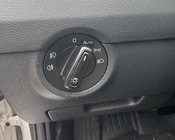 Білий Шкода Октавія, об'ємом двигуна 1.98 л та пробігом 279 тис. км за 15900 $, фото 26 на Automoto.ua
