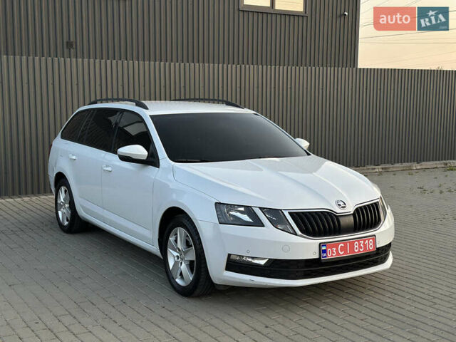 Белый Шкода Октавия, объемом двигателя 2 л и пробегом 257 тыс. км за 14000 $, фото 11 на Automoto.ua