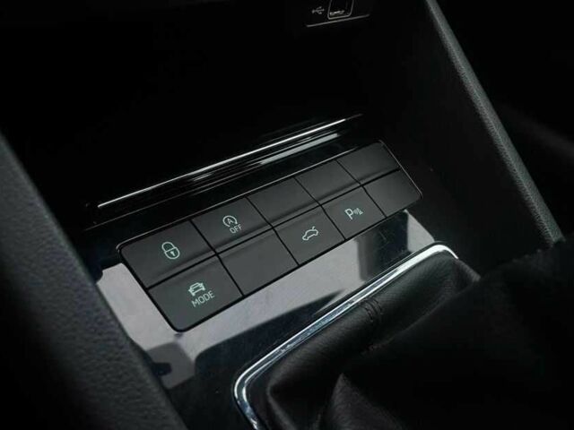 Белый Шкода Октавия, объемом двигателя 2 л и пробегом 121 тыс. км за 10700 $, фото 6 на Automoto.ua