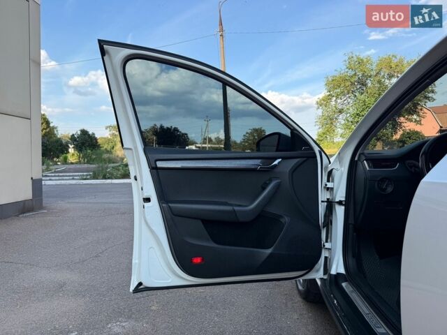 Білий Шкода Октавія, об'ємом двигуна 2 л та пробігом 243 тис. км за 18700 $, фото 18 на Automoto.ua