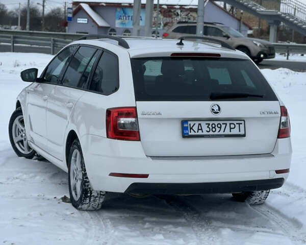 Білий Шкода Октавія, об'ємом двигуна 2.01 л та пробігом 235 тис. км за 14000 $, фото 3 на Automoto.ua