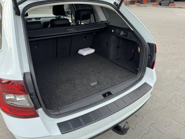 Білий Шкода Октавія, об'ємом двигуна 2 л та пробігом 280 тис. км за 12300 $, фото 11 на Automoto.ua