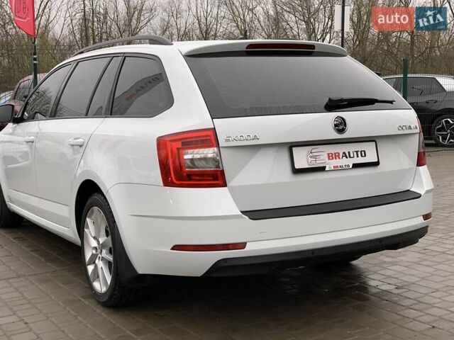Білий Шкода Октавія, об'ємом двигуна 1.6 л та пробігом 202 тис. км за 16655 $, фото 17 на Automoto.ua