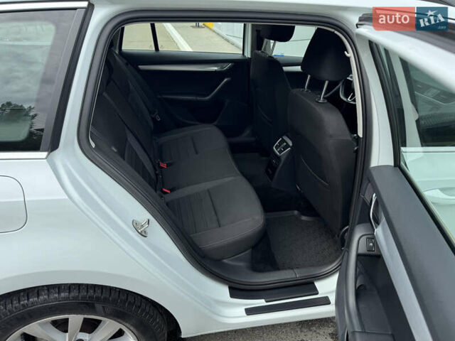Шкода Октавія 2019 у Ирпене на Automoto.ua Білий Шкода Октавія, об'ємом двигуна 2 л та пробігом 280 тис. км за 14800 $, фото 17 на Automoto.ua