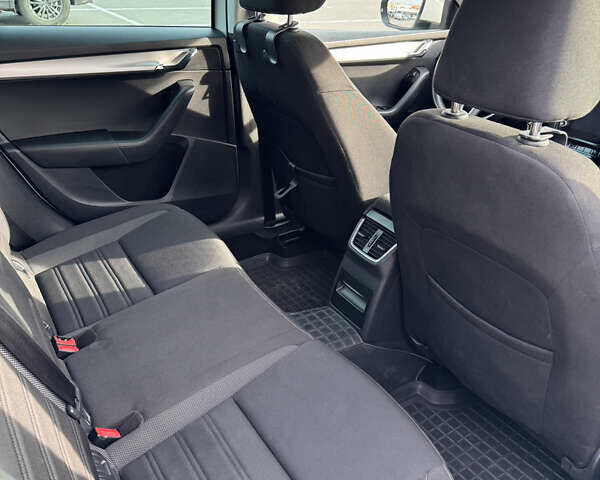 Білий Шкода Октавія, об'ємом двигуна 1.6 л та пробігом 249 тис. км за 14000 $, фото 20 на Automoto.ua