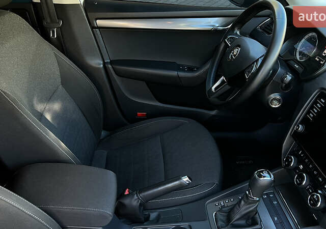 Белый Шкода Октавия, объемом двигателя 2 л и пробегом 201 тыс. км за 14300 $, фото 42 на Automoto.ua