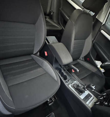 Белый Шкода Октавия, объемом двигателя 1.4 л и пробегом 75 тыс. км за 16500 $, фото 42 на Automoto.ua