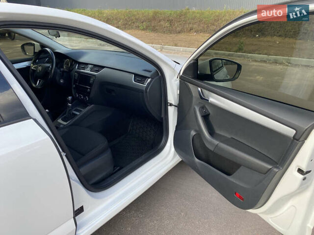 Білий Шкода Октавія, об'ємом двигуна 1.4 л та пробігом 186 тис. км за 12300 $, фото 15 на Automoto.ua
