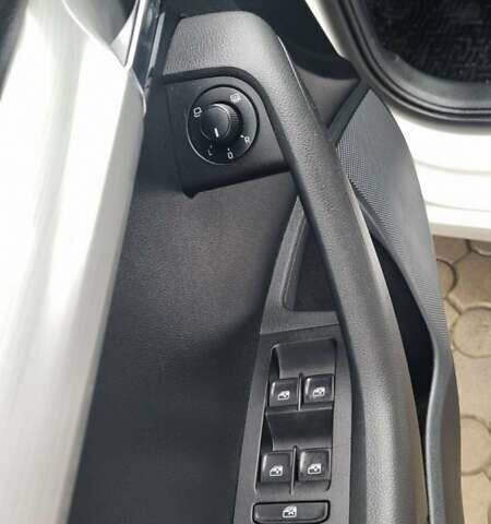 Белый Шкода Октавия, объемом двигателя 2 л и пробегом 250 тыс. км за 17950 $, фото 13 на Automoto.ua