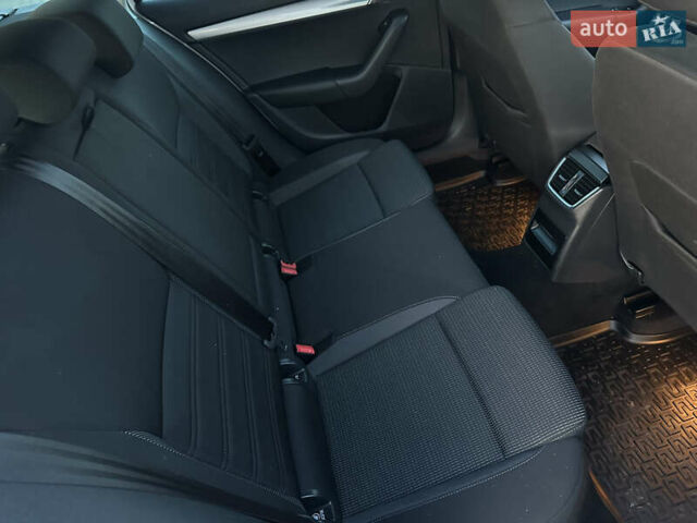 Білий Шкода Октавія, об'ємом двигуна 2 л та пробігом 217 тис. км за 14499 $, фото 26 на Automoto.ua