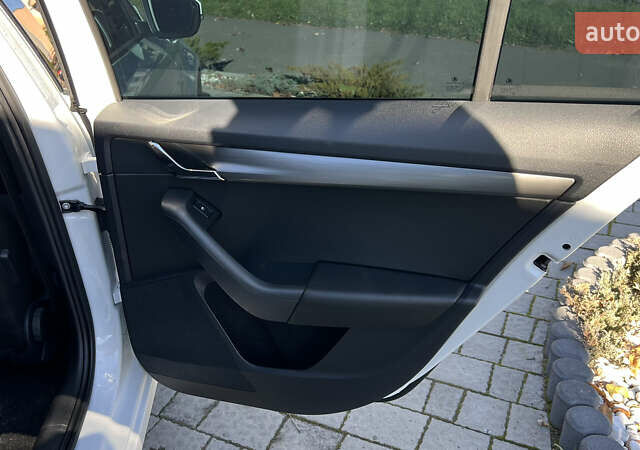 Белый Шкода Октавия, объемом двигателя 2 л и пробегом 201 тыс. км за 14300 $, фото 40 на Automoto.ua