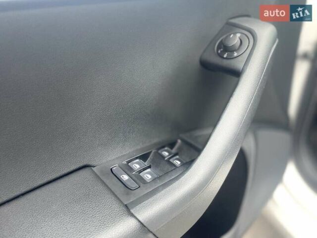 Білий Шкода Октавія, об'ємом двигуна 2 л та пробігом 218 тис. км за 13999 $, фото 48 на Automoto.ua