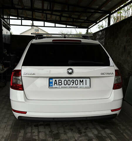 Белый Шкода Октавия, объемом двигателя 1.6 л и пробегом 262 тыс. км за 15500 $, фото 13 на Automoto.ua