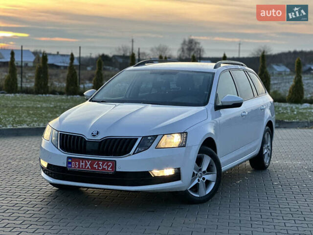 Білий Шкода Октавія, об'ємом двигуна 2 л та пробігом 217 тис. км за 14499 $, фото 3 на Automoto.ua