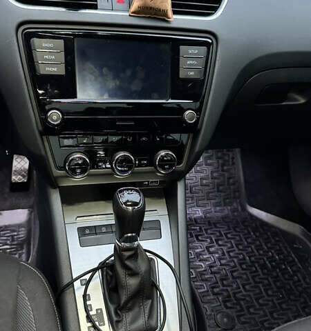 Белый Шкода Октавия, объемом двигателя 1.4 л и пробегом 75 тыс. км за 16500 $, фото 30 на Automoto.ua