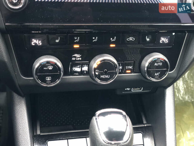 Белый Шкода Октавия, объемом двигателя 2 л и пробегом 280 тыс. км за 15600 $, фото 15 на Automoto.ua