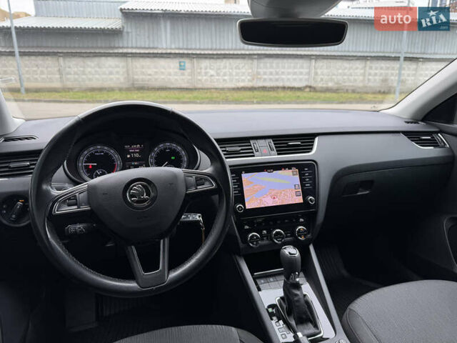 Белый Шкода Октавия, объемом двигателя 1.6 л и пробегом 196 тыс. км за 15499 $, фото 62 на Automoto.ua