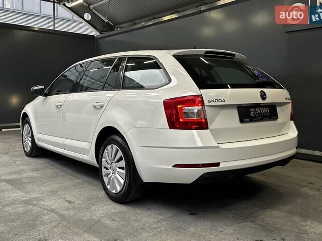 Белый Шкода Октавия, объемом двигателя 1.97 л и пробегом 148 тыс. км за 18300 $, фото 10 на Automoto.ua