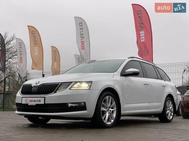 Білий Шкода Октавія, об'ємом двигуна 1.6 л та пробігом 202 тис. км за 16655 $, фото 2 на Automoto.ua