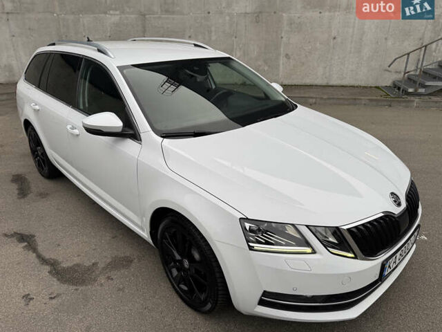 Белый Шкода Октавия, объемом двигателя 1.6 л и пробегом 196 тыс. км за 15499 $, фото 15 на Automoto.ua
