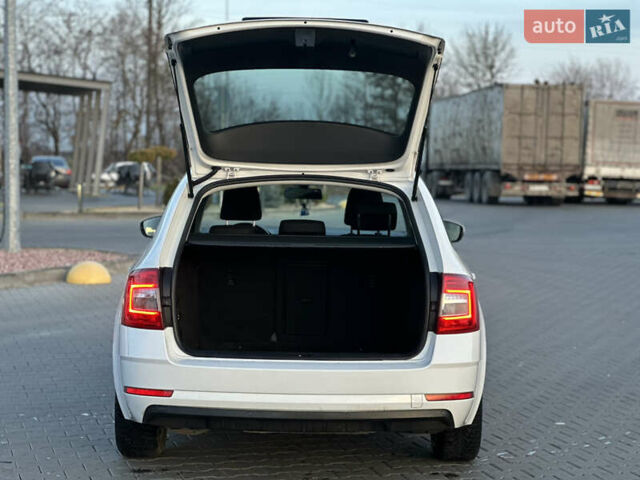 Білий Шкода Октавія, об'ємом двигуна 2 л та пробігом 217 тис. км за 14499 $, фото 21 на Automoto.ua