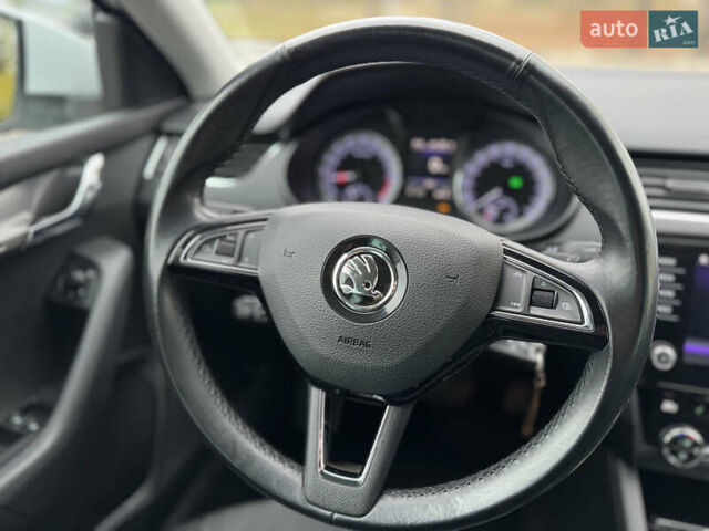 Белый Шкода Октавия, объемом двигателя 1.6 л и пробегом 196 тыс. км за 15499 $, фото 51 на Automoto.ua