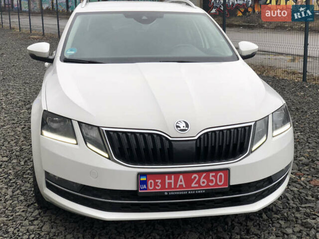 Белый Шкода Октавия, объемом двигателя 2 л и пробегом 280 тыс. км за 15600 $, фото 2 на Automoto.ua
