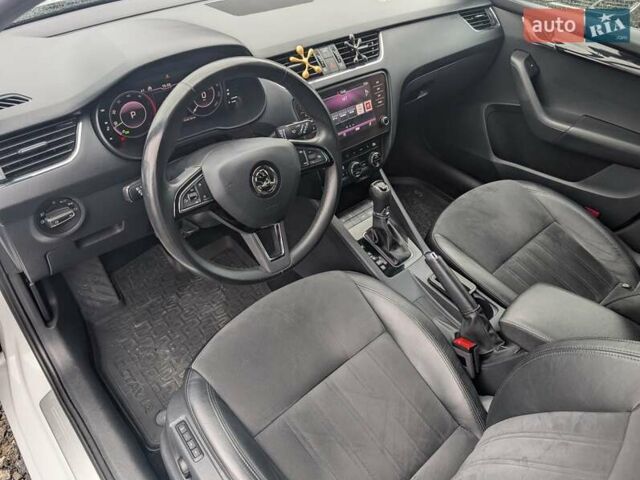 Білий Шкода Октавія, об'ємом двигуна 1.97 л та пробігом 226 тис. км за 18990 $, фото 30 на Automoto.ua